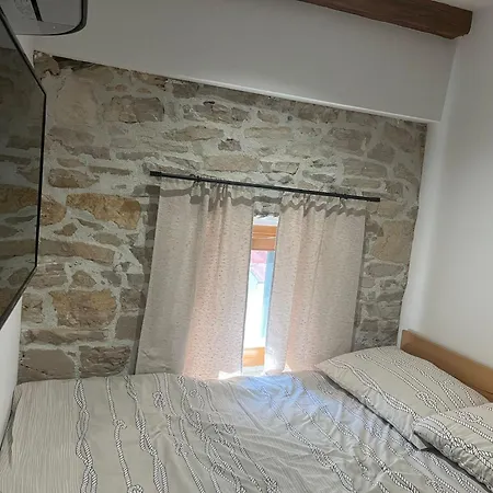 Vila Jana- Old Stone House