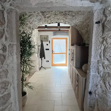 Jana- Old Stone House Vila *