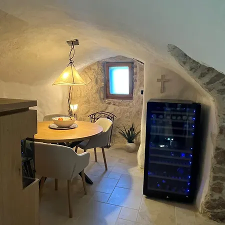Jana- Old Stone House Vila *
