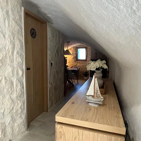 Jana- Old Stone House Vila *